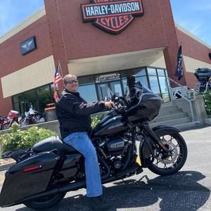 Meet your Posher, Jonathan